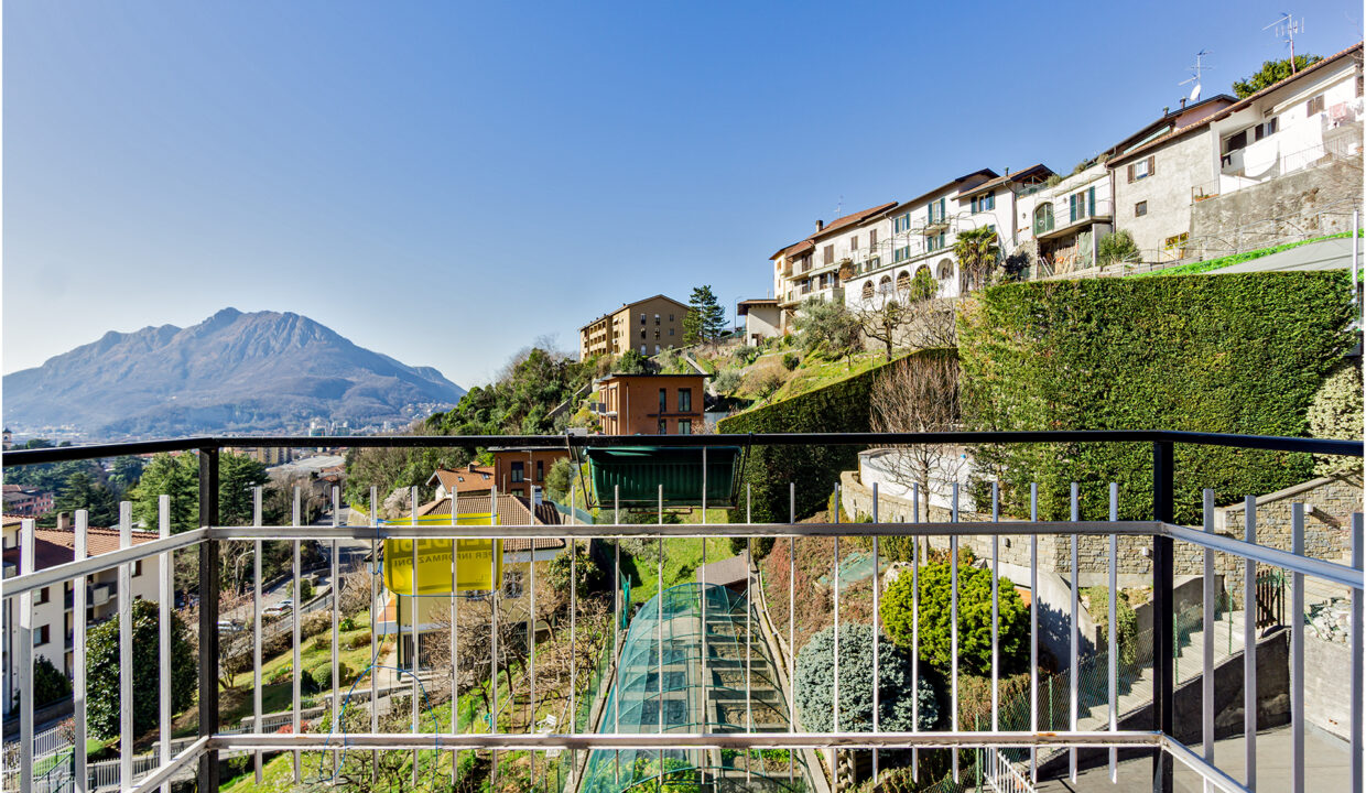 Bilocale Lecco zona Bonacina balcone