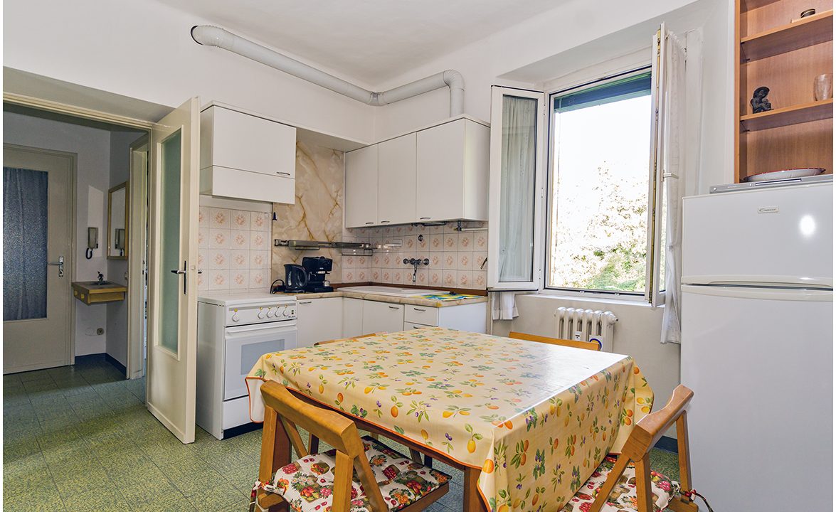 Bilocale Lecco zona Acquate cucina