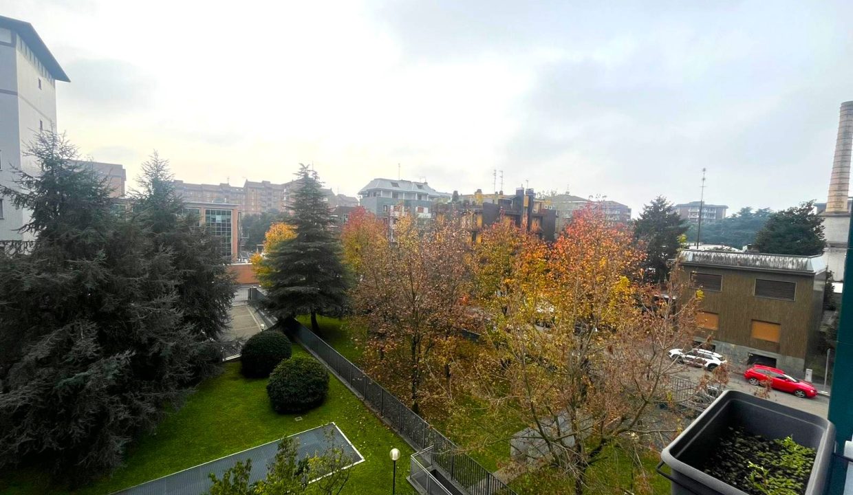 VIA PRIMATICCIO - VISTA DAL SALOTTO