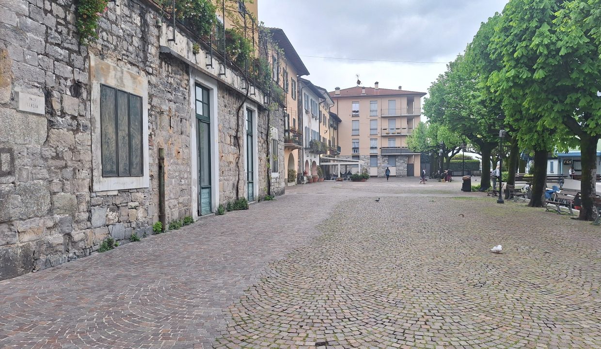 ATTIVITA' MANDELLO DEL LARIO FRONTE LAGO ESTERNO (3)