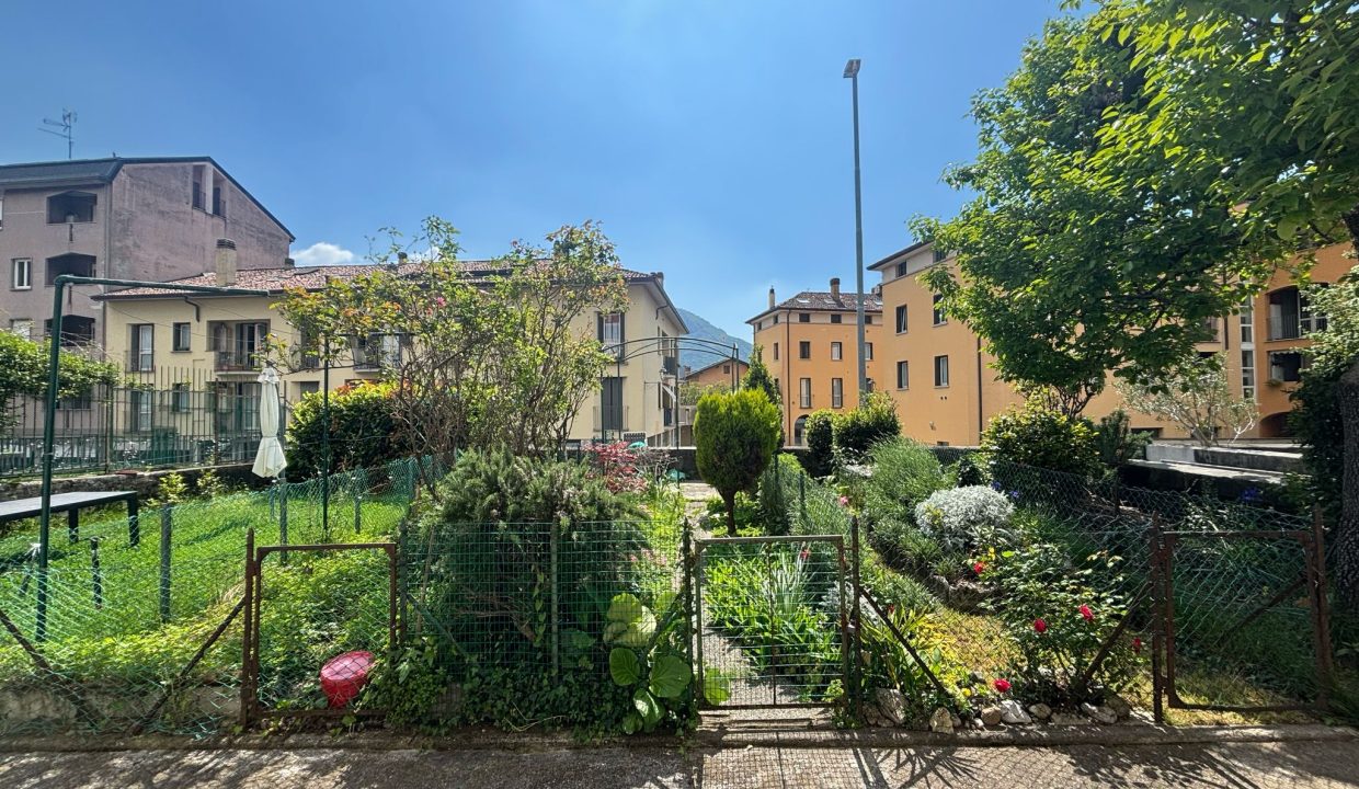 TRILOCALE A LECCO ZONA CASTELLO GIARDINO