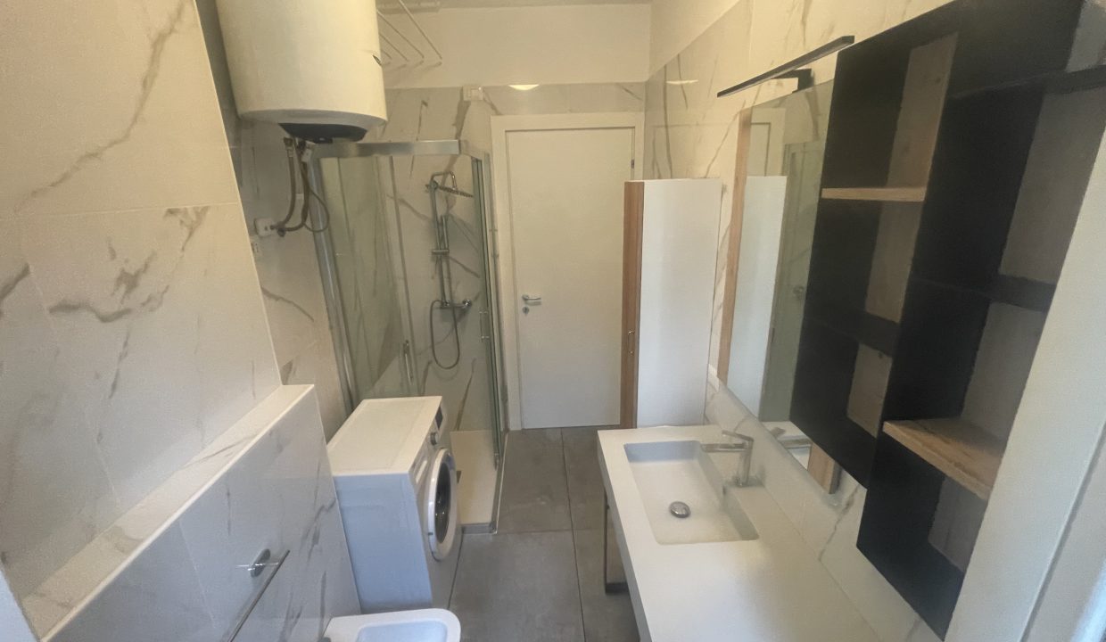 AMPIO BILOCALE ARREDATO BAGNO 2
