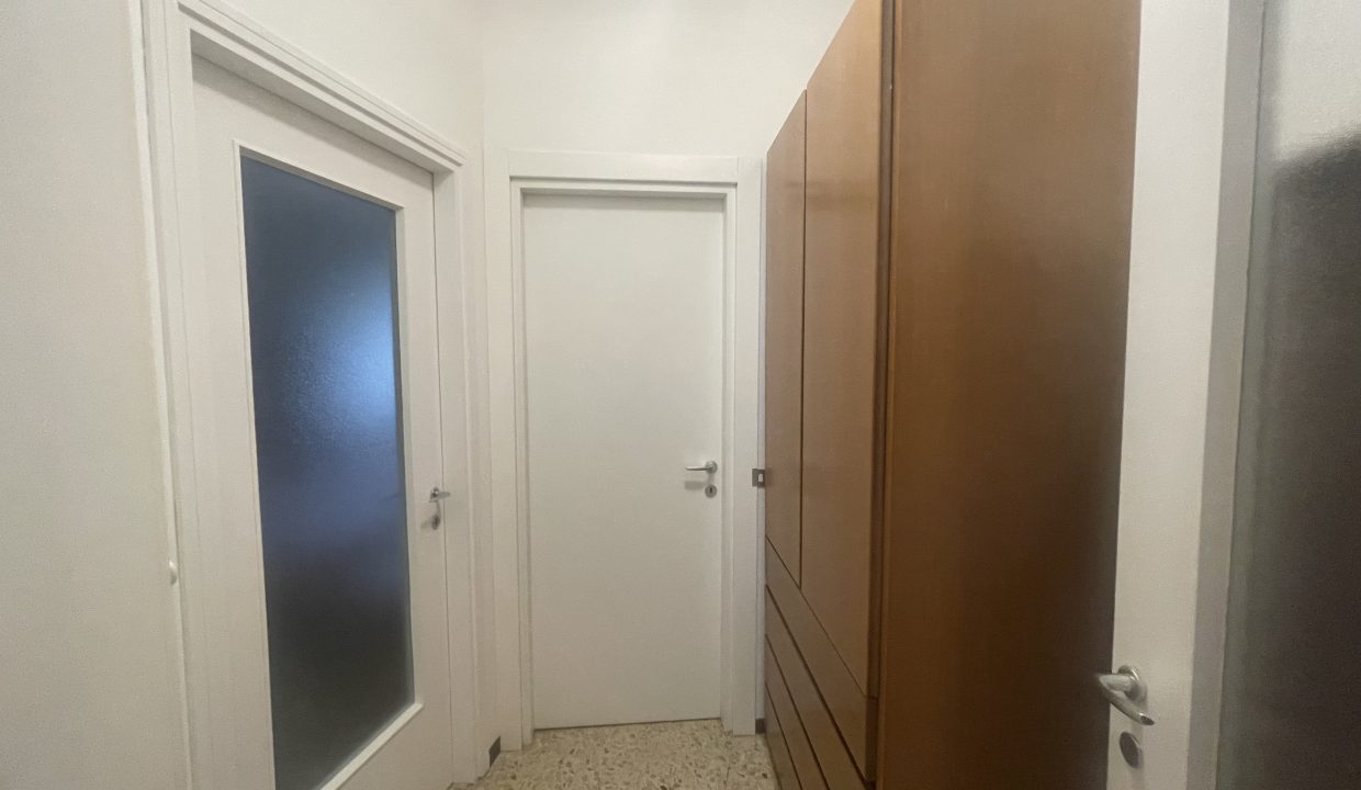 AMPIO BILOCALE ARREDATO DISIMPEGNO 2