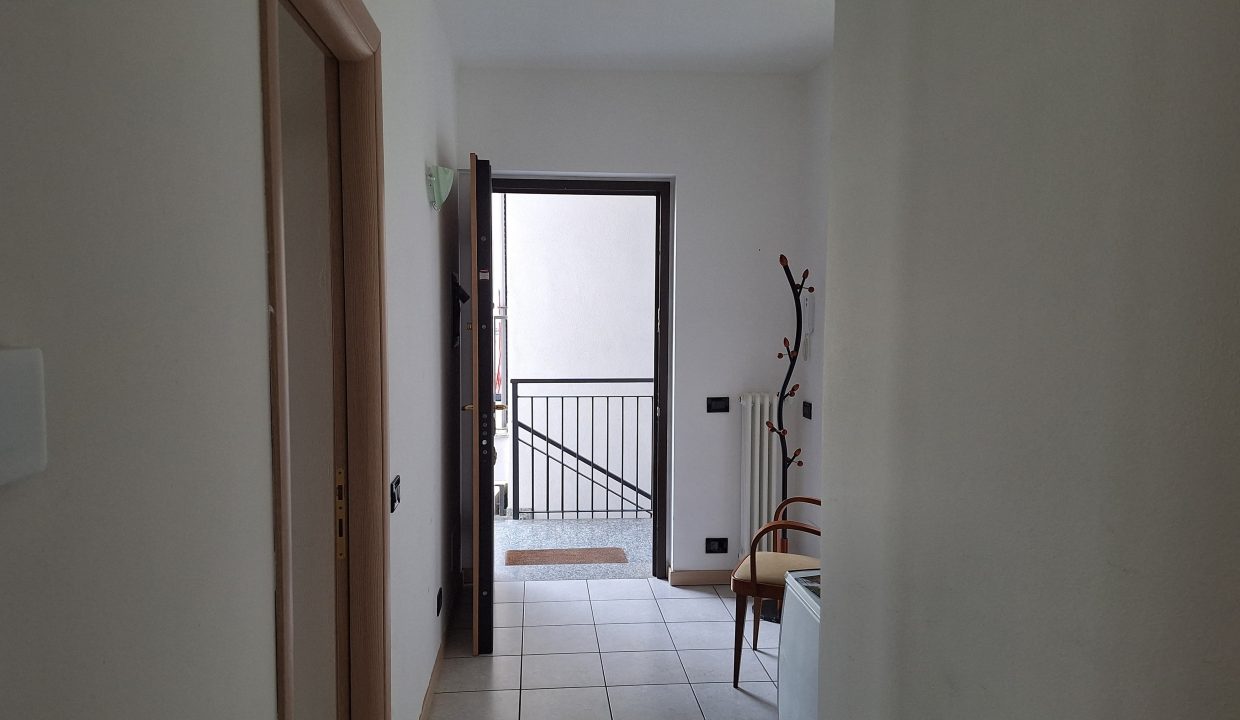BILOCALE CON BALCONE E POSTO AUTO A BELLAGIO