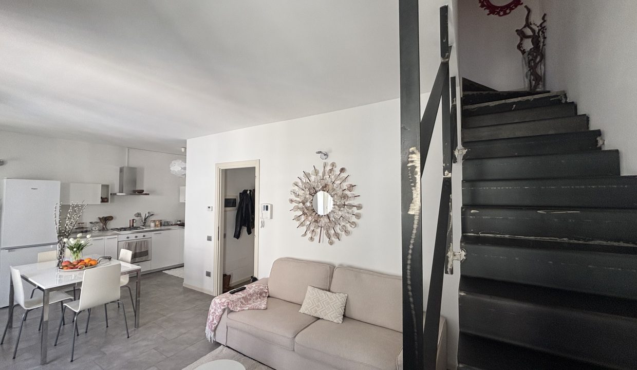 monolocale_con_sottotetto_scala 2