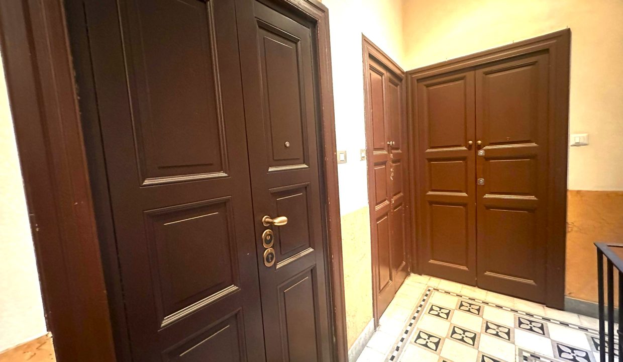 08 PORTA INGRESSO APPARTAMENTO