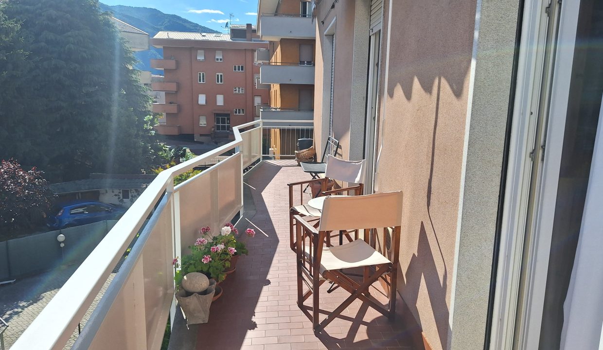 QUADRILOCALE A MANDELLO CON GIARDINO 18