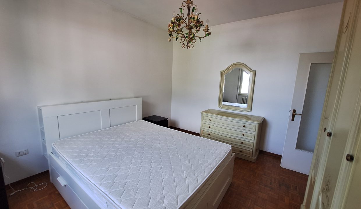 BILOCALE A MANDELLO CON BALCONE VISTA LAGO