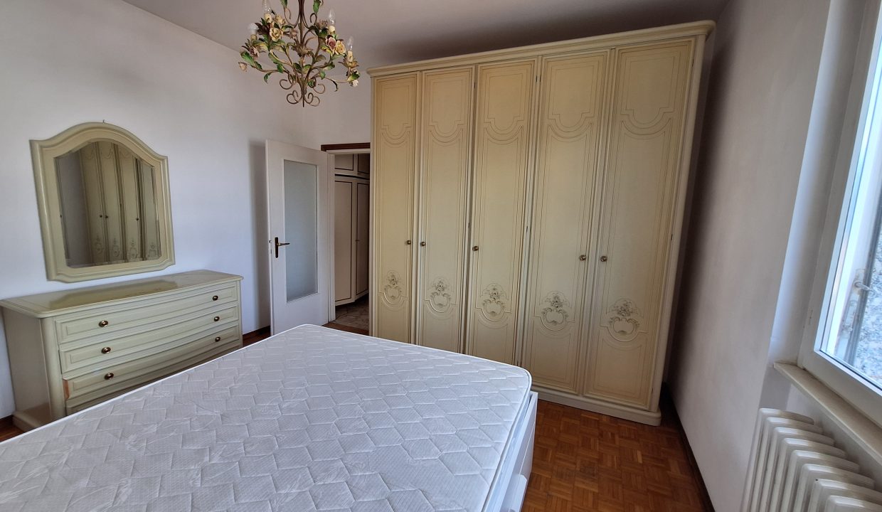 BILOCALE A MANDELLO CON BALCONE VISTA LAGO