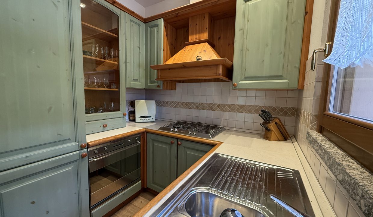 34 VILLA A MERONE CON PISCINA