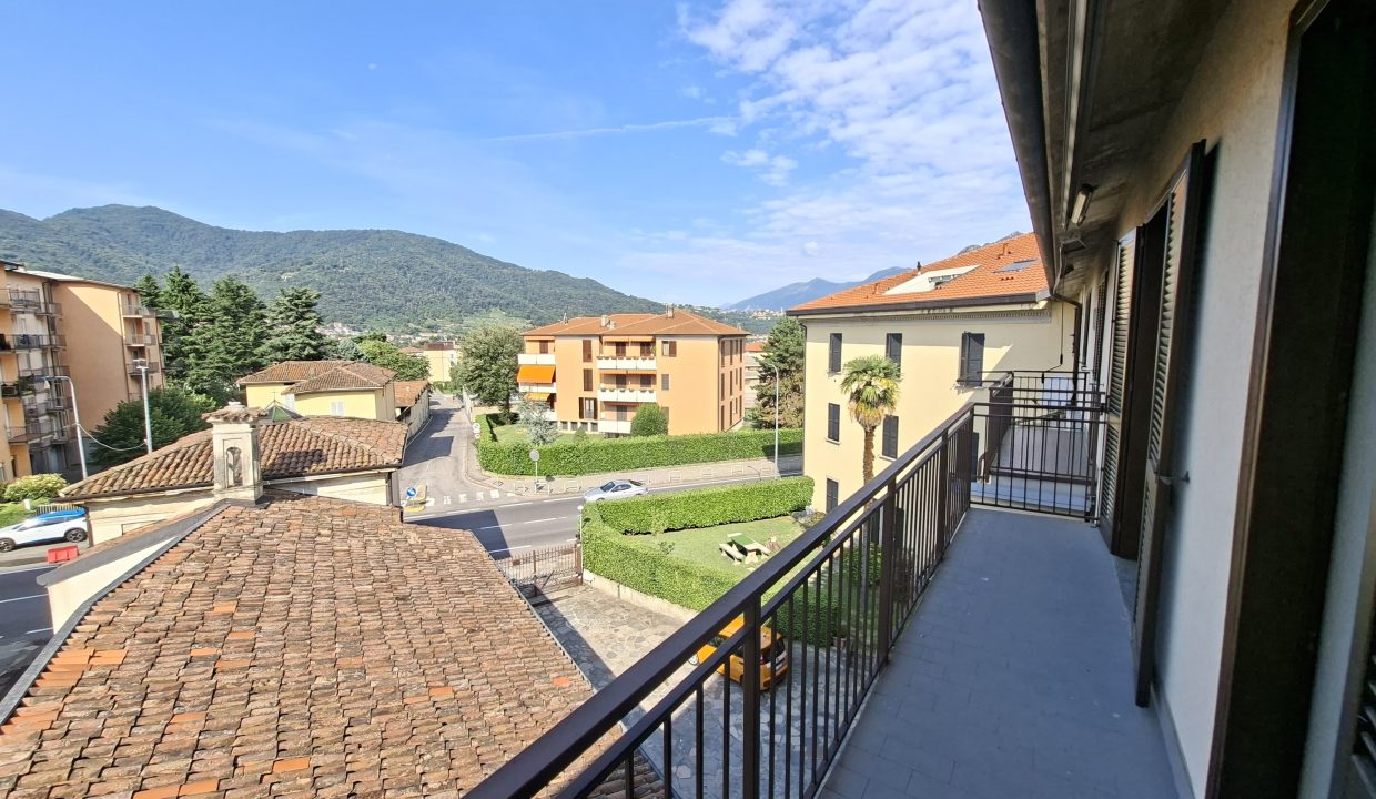 QUADRILOCALE CON BALCONI VERCURAGO (9)