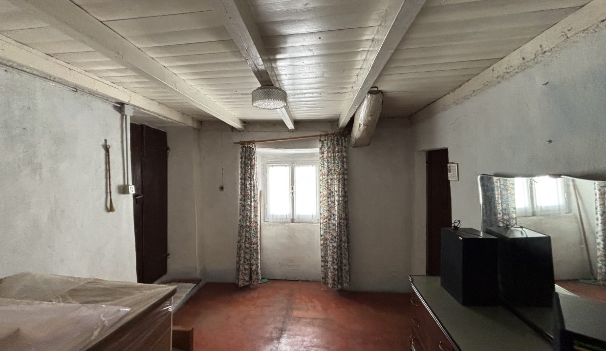 TRILOCALE A MANDELLO DEL LARIO (14)