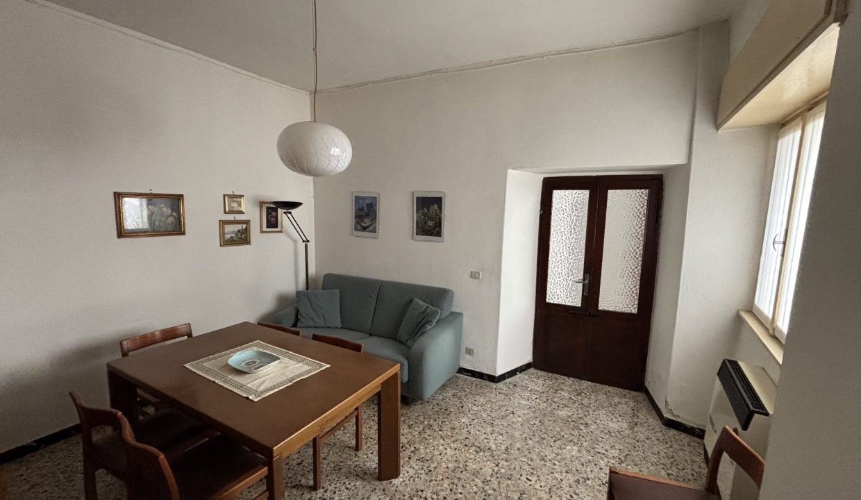 TRILOCALE A MANDELLO DEL LARIO (46)