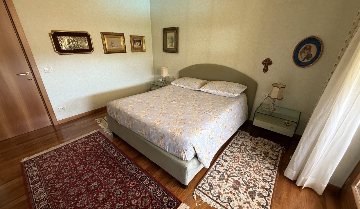VILLA CON PISCINA COMO (12)
