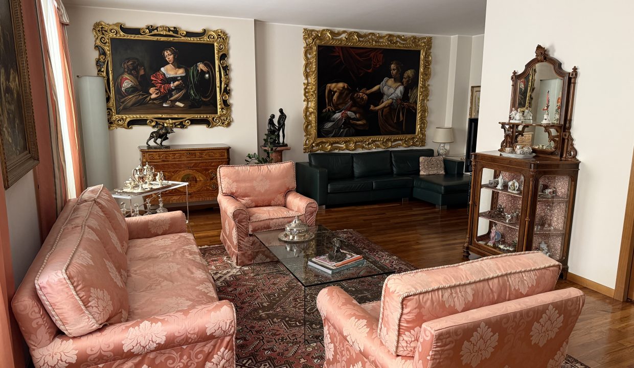 VILLA CON PISCINA COMO (3)