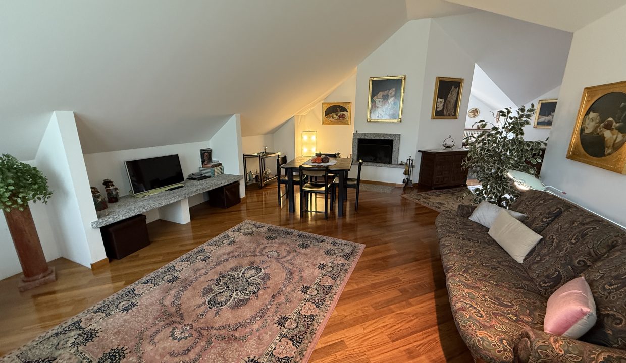 VILLA CON PISCINA COMO (32)