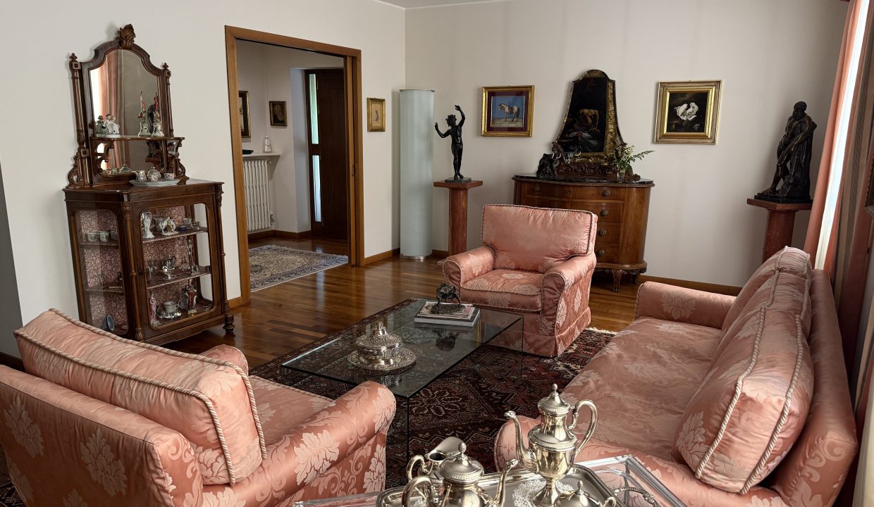 VILLA CON PISCINA COMO (5)