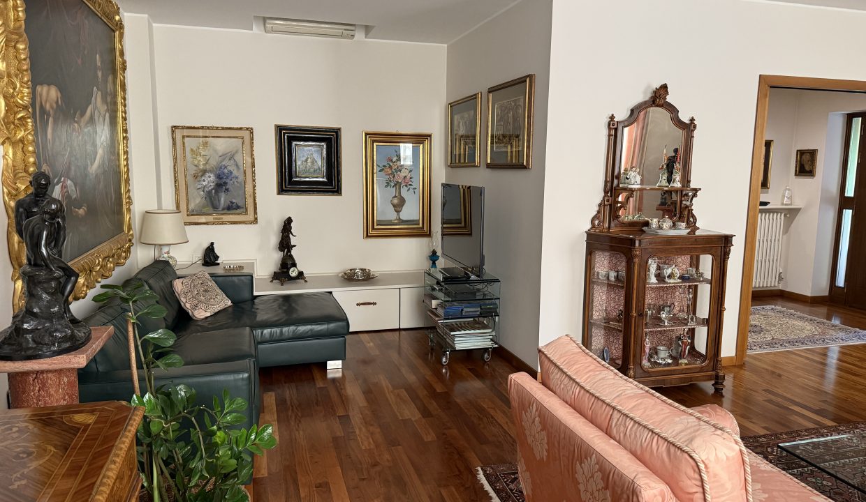 VILLA CON PISCINA COMO (6)