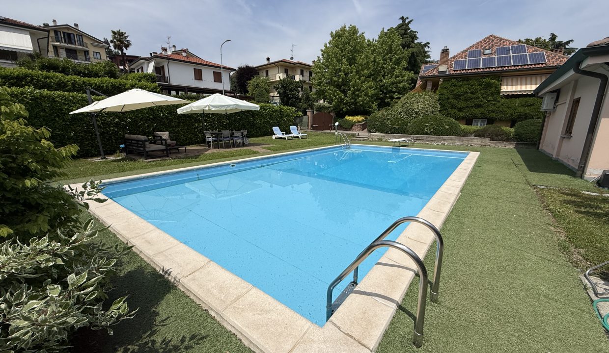 VILLA CON PISCINA COMO (65)