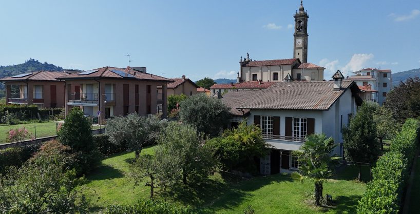 VILLA A MERATE CON GIARDINO