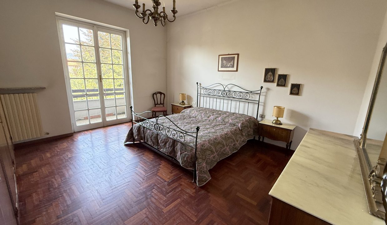 VILLA A MERATE CON GIARDINO 7