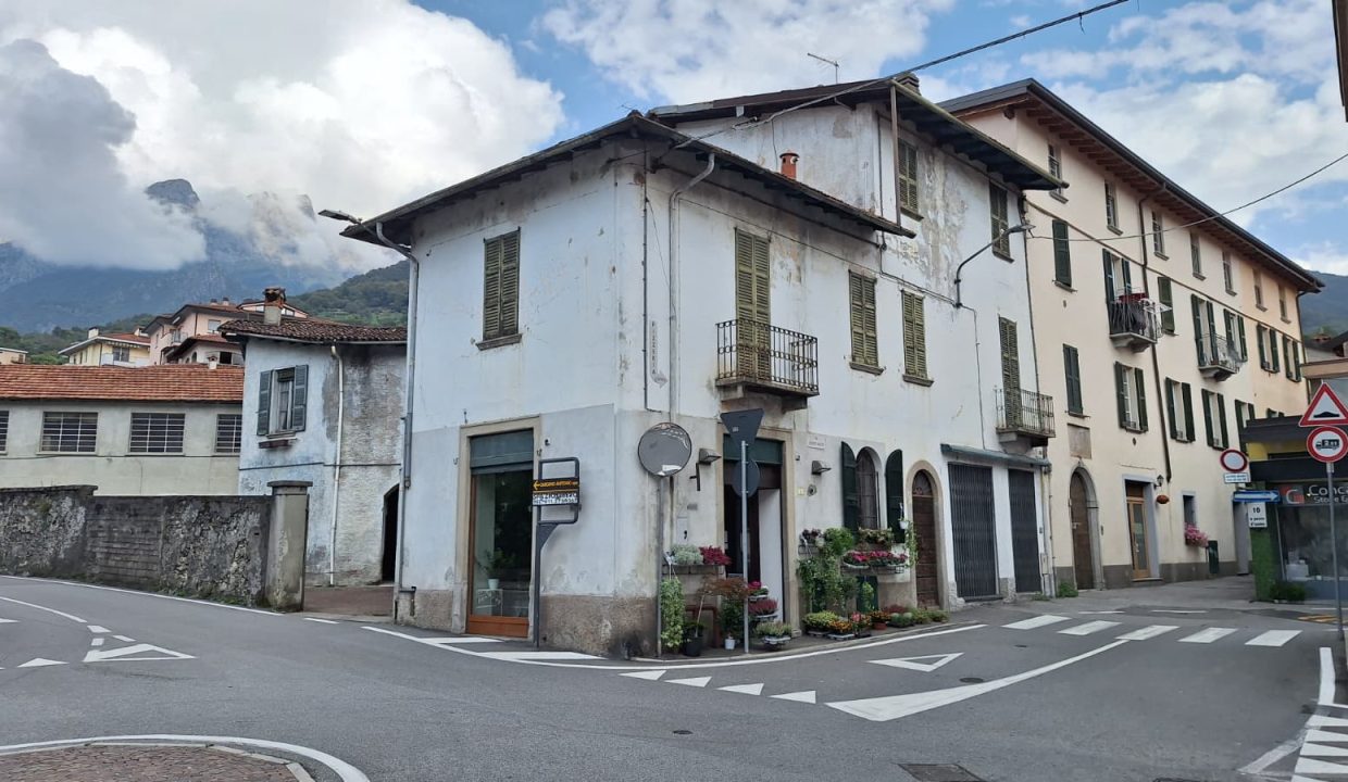 Complesso residenziale a Mandello in zona centrale