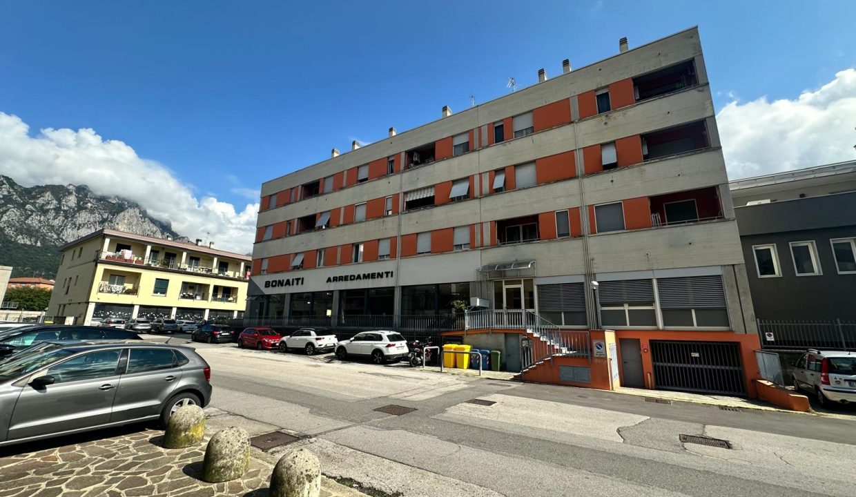 MONOLOCALE CON BALCONE (6)