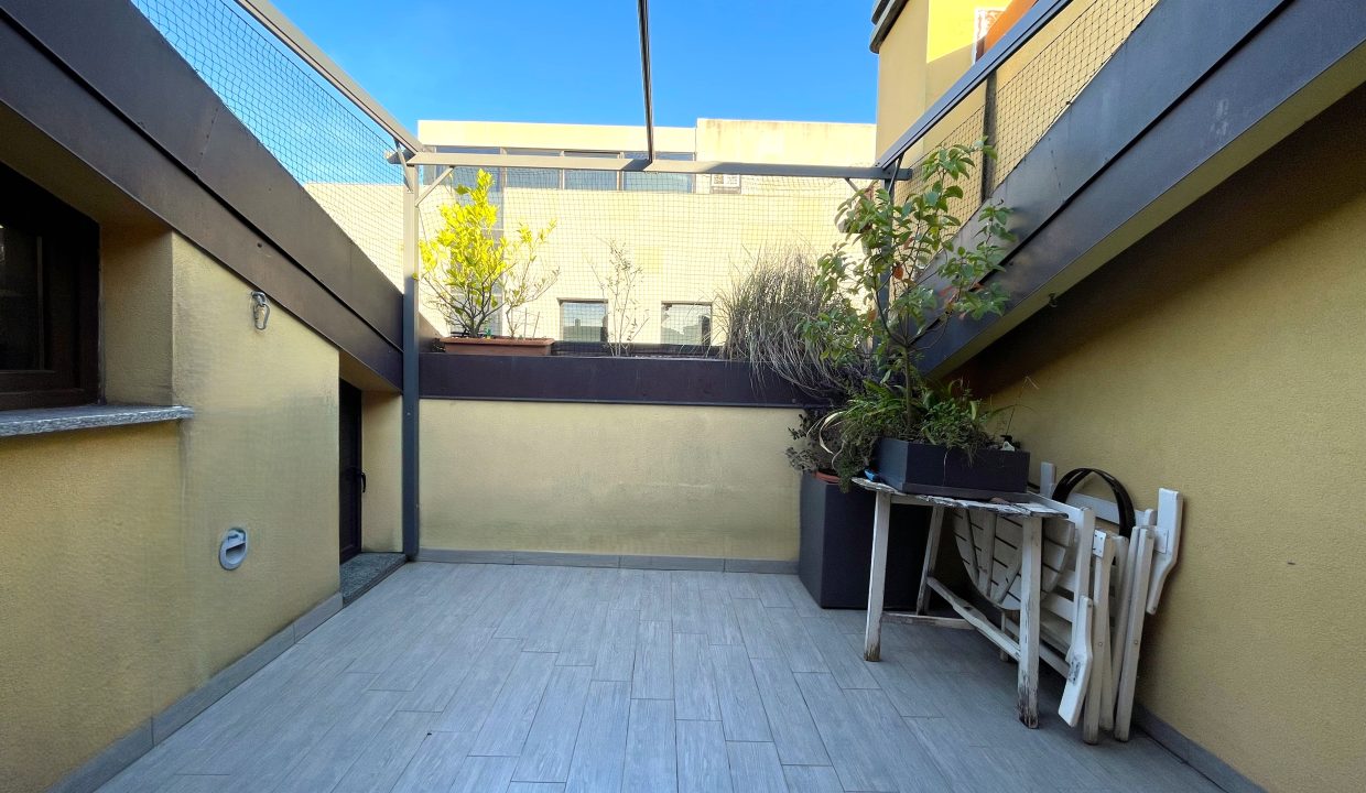 05 trilocale con terrazzo milano baggio