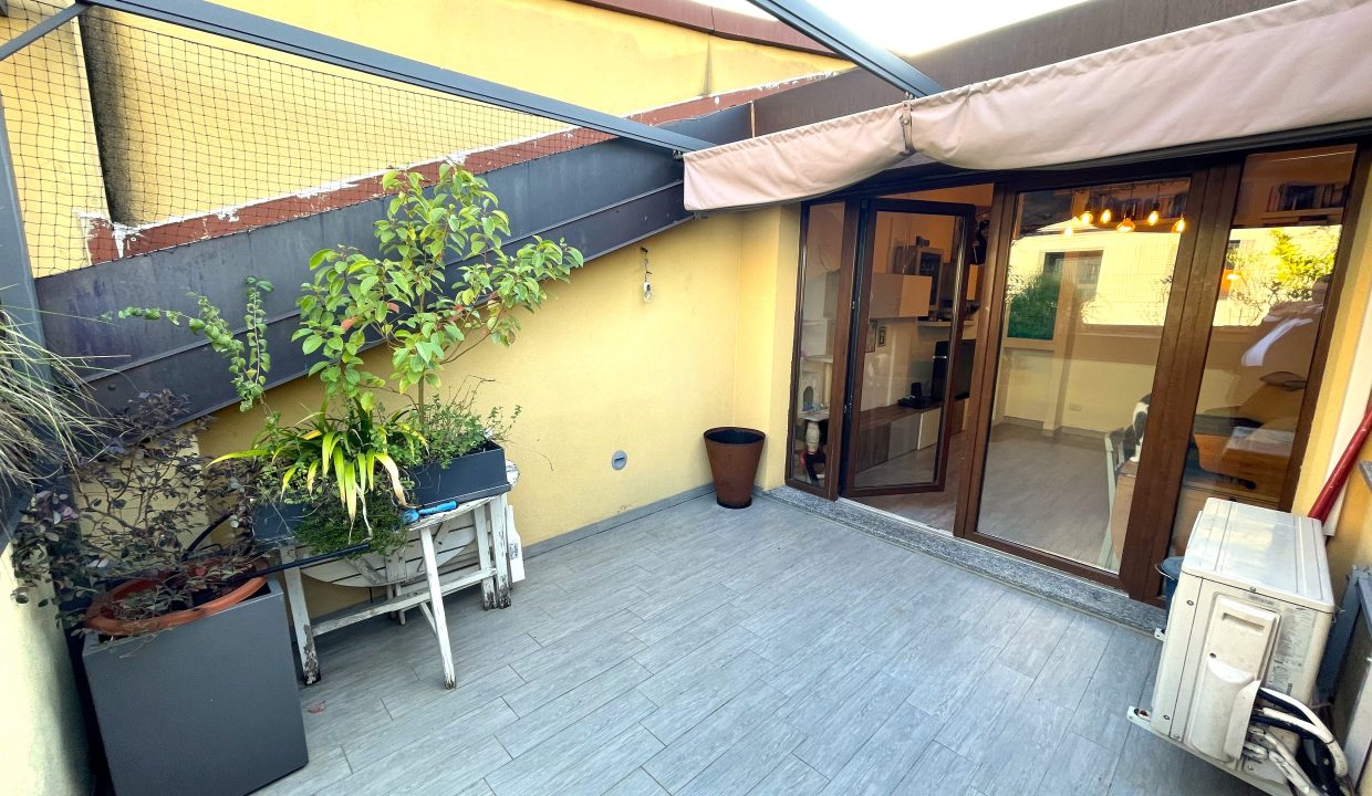 08 trilocale con terrazzo milano baggio