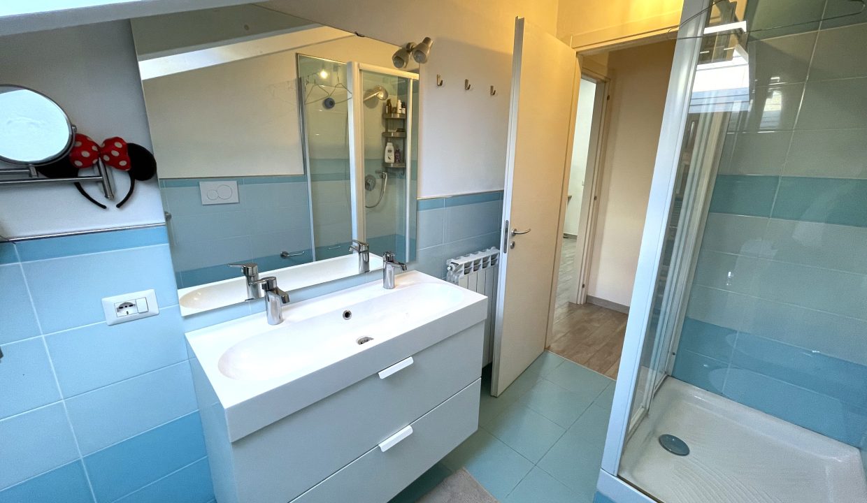 18 trilocale con terrazzo milano baggio