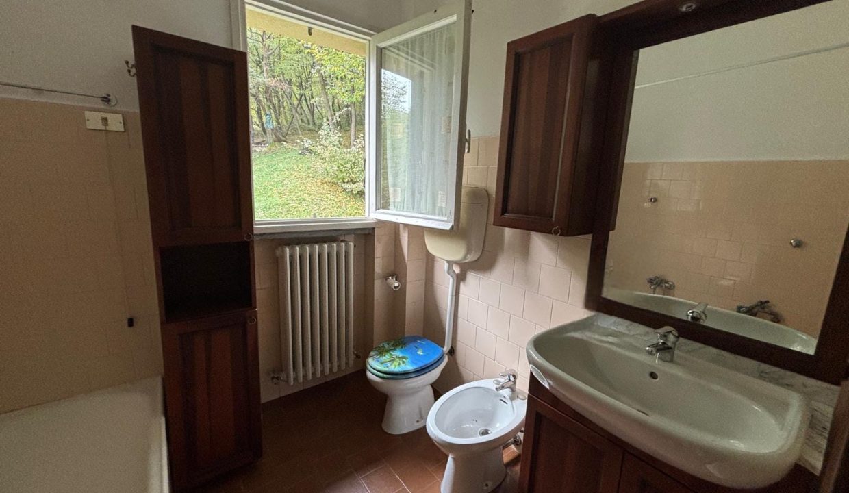 TRILOCALE A GALBIATE CON BALCONE (1)