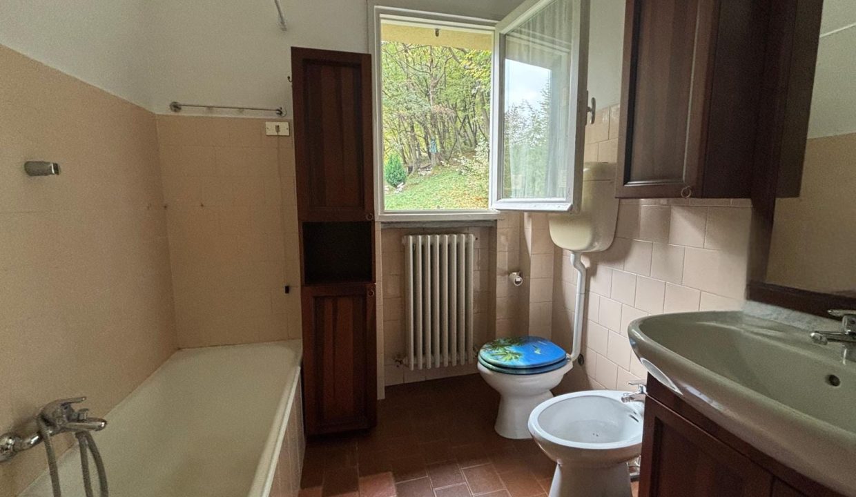 TRILOCALE A GALBIATE CON BALCONE (1)