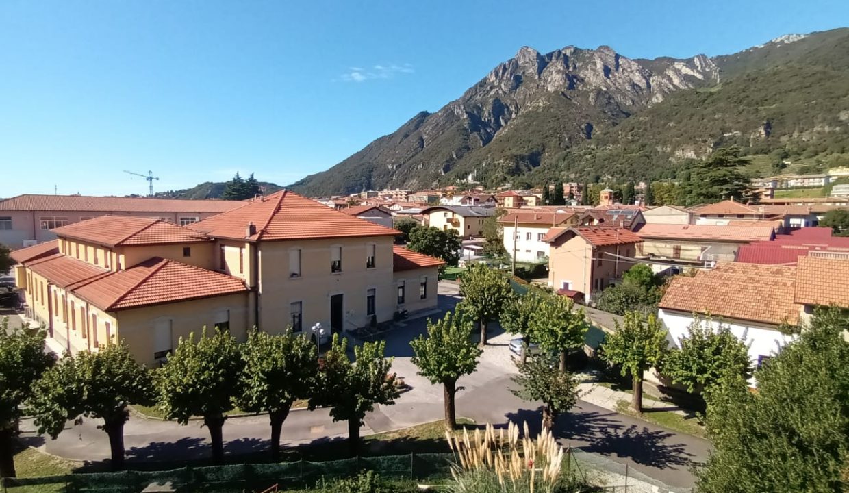BILOCALE CON BOX E BALCONI (20)