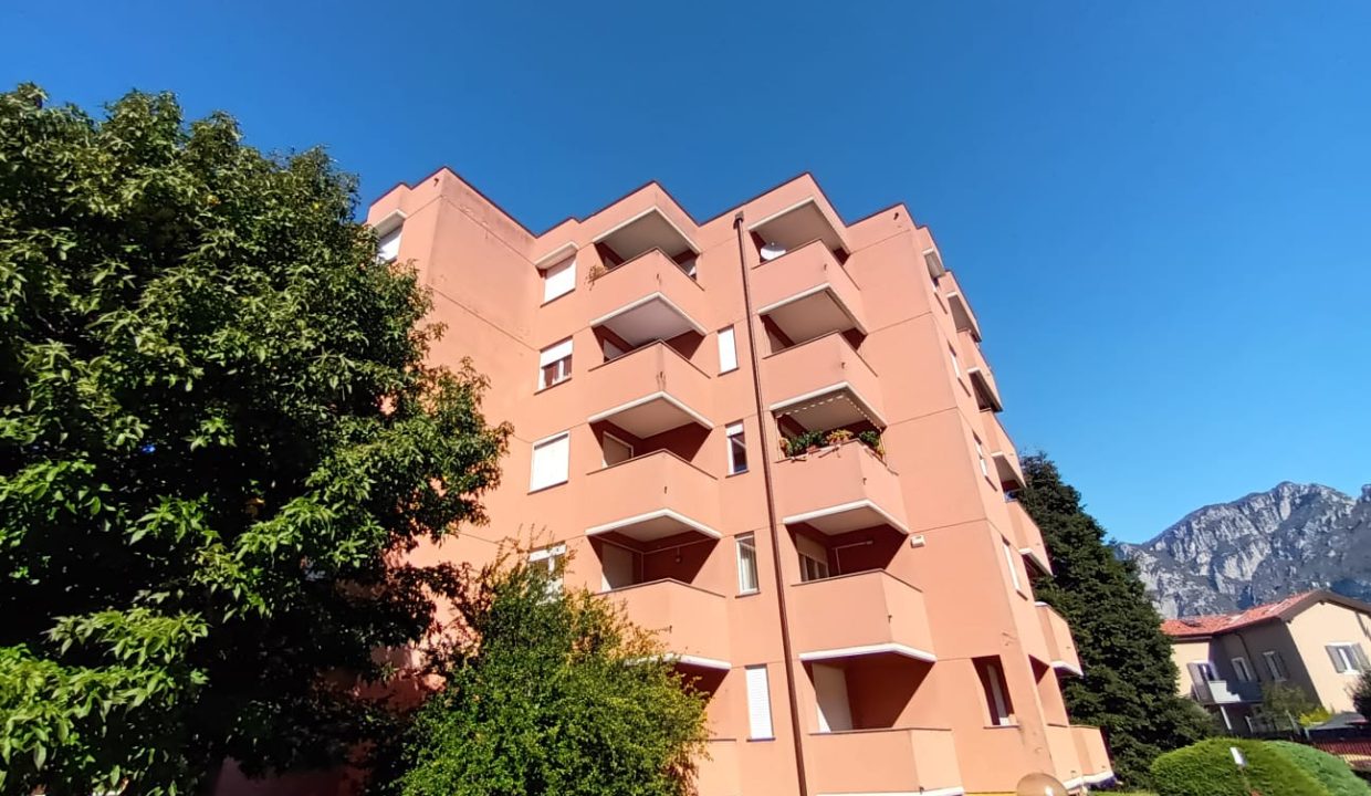 BILOCALE CON BOX E BALCONI (3)