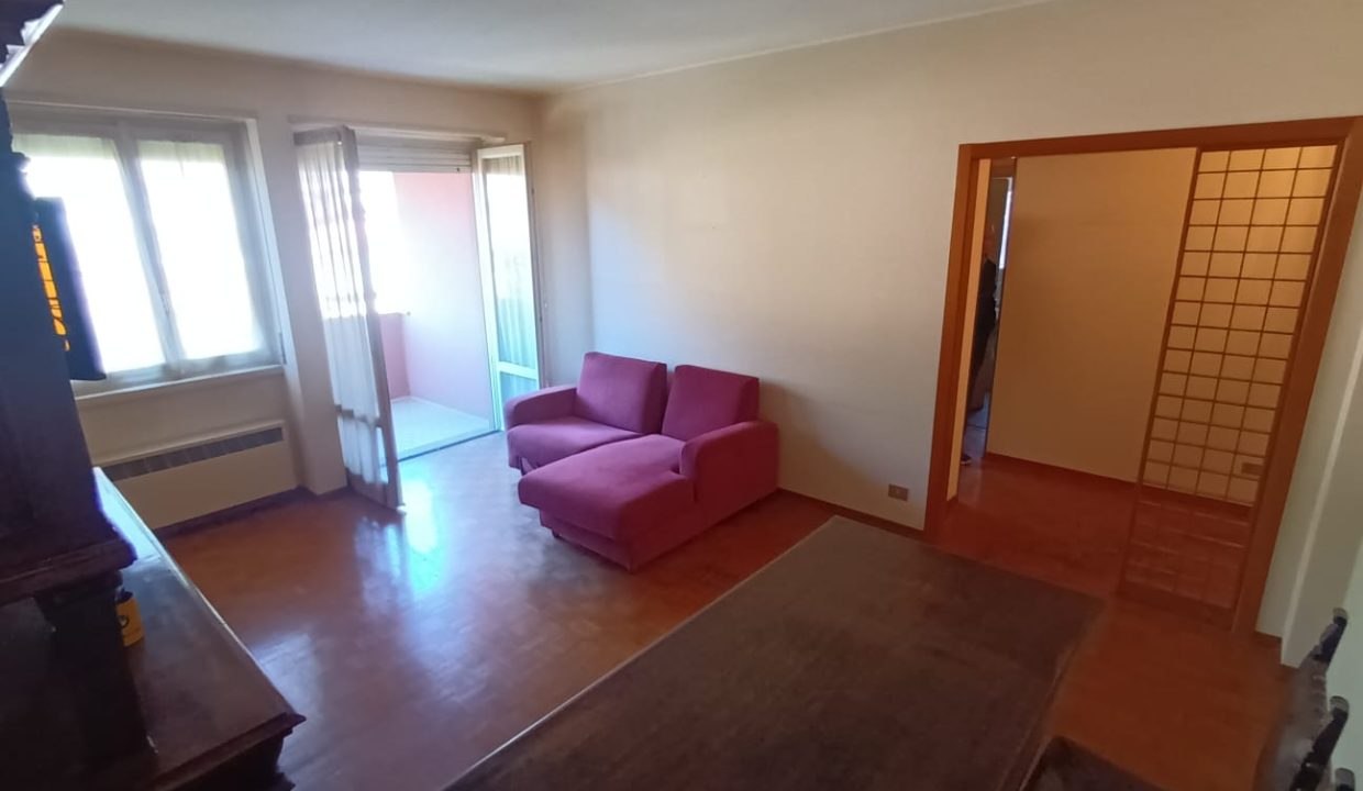 BILOCALE CON BOX E BALCONI (6)