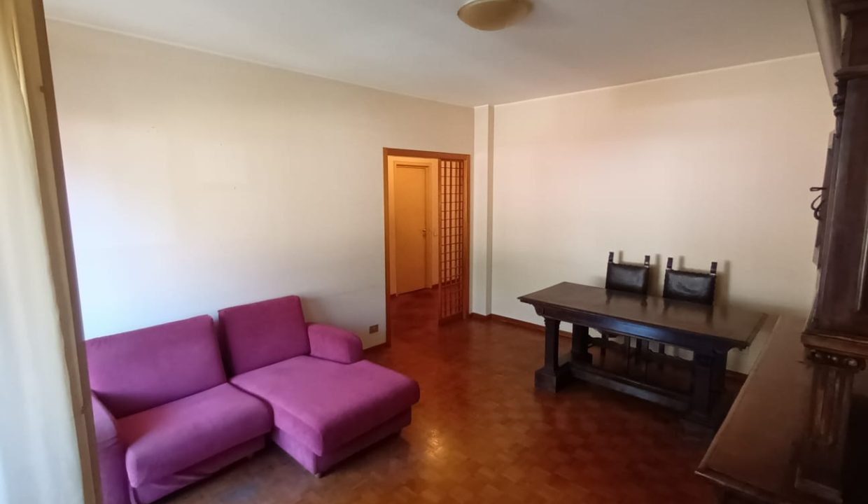 BILOCALE CON BOX E BALCONI (9)