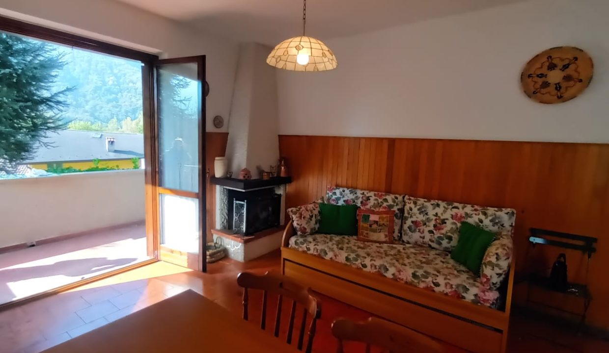 BILOCALE CON VISTA PRIMALUNA (1)