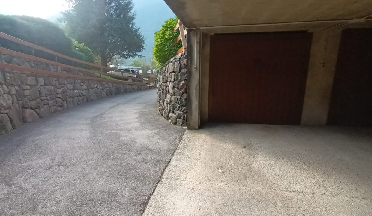 BILOCALE CON VISTA PRIMALUNA (19)