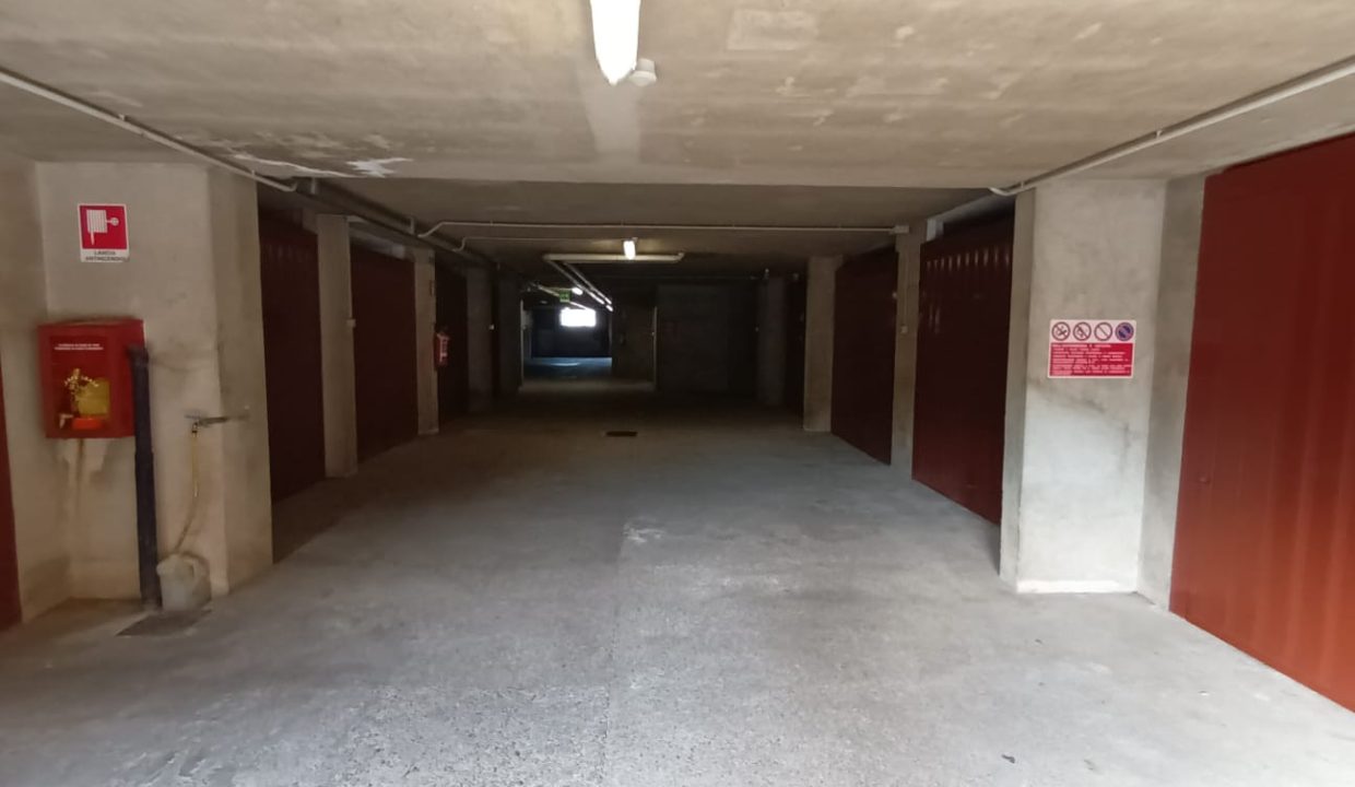 BILOCALE CON VISTA PRIMALUNA (20)