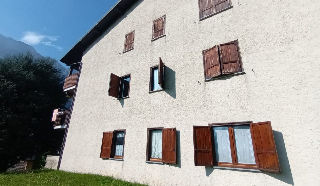 BILOCALE CON VISTA PRIMALUNA (23)