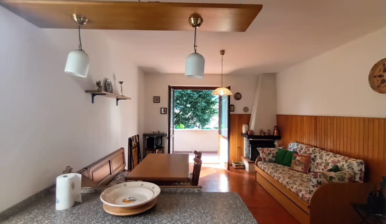 BILOCALE CON VISTA PRIMALUNA (27)