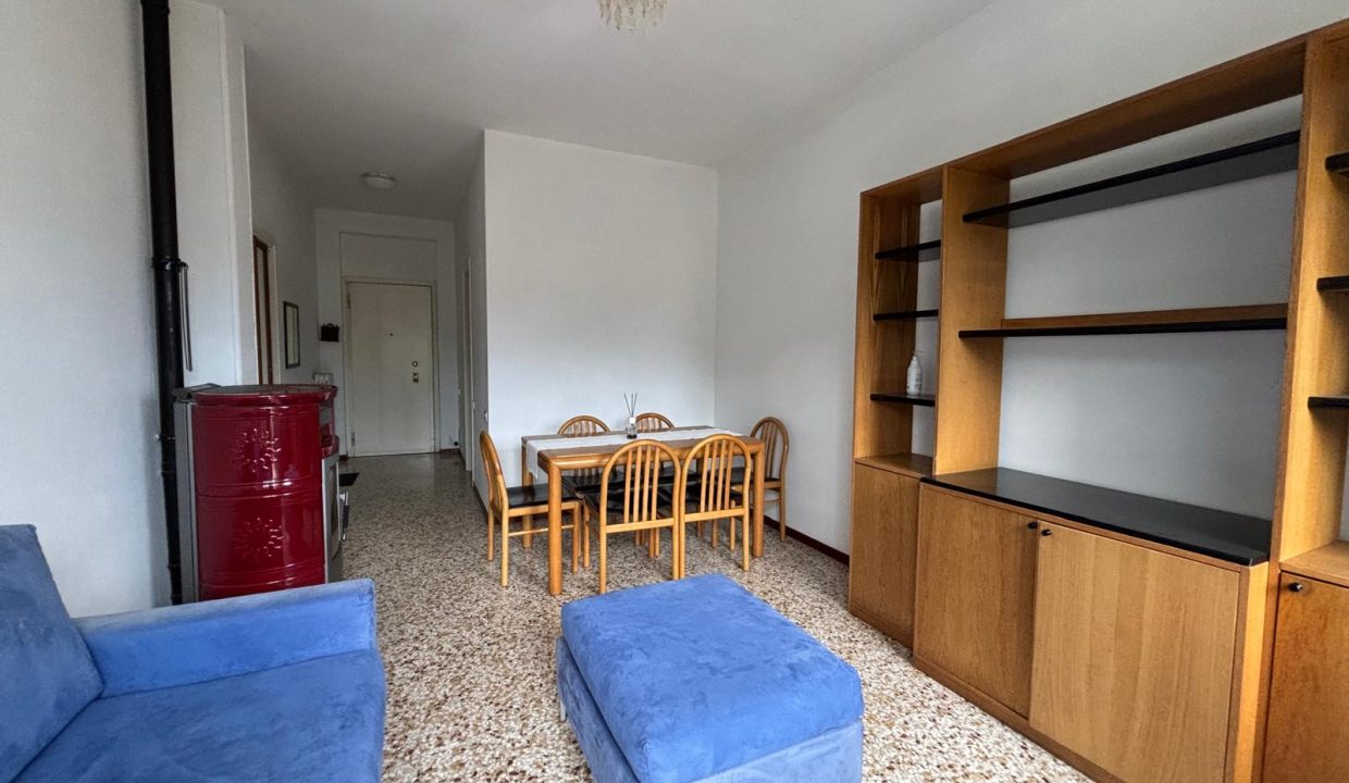 TRILOCALE A GALBIATE CON BALCONE (1)