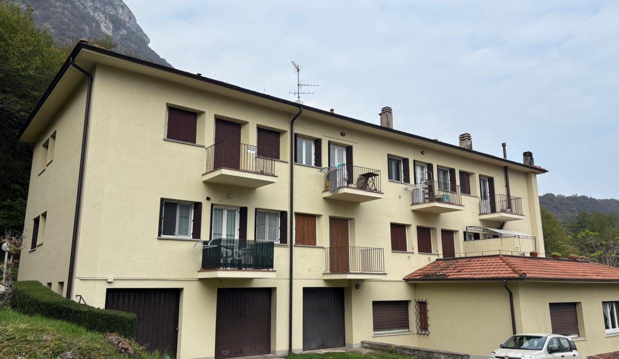 TRILOCALE A GALBIATE CON BALCONE (1)