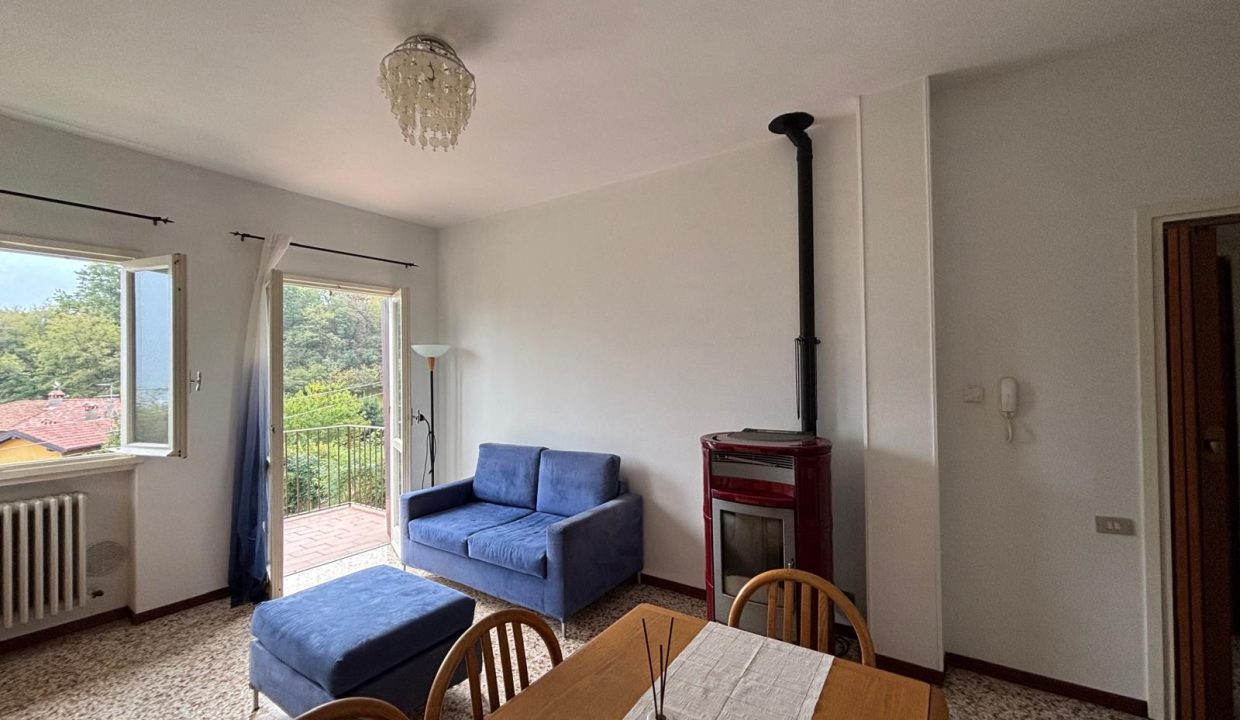 TRILOCALE A GALBIATE CON BALCONE (1)
