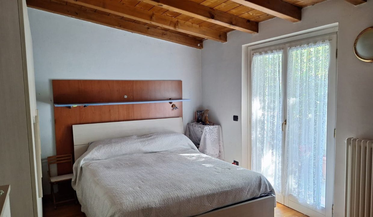 TRILOCALE MANDELLO CON BALCONE