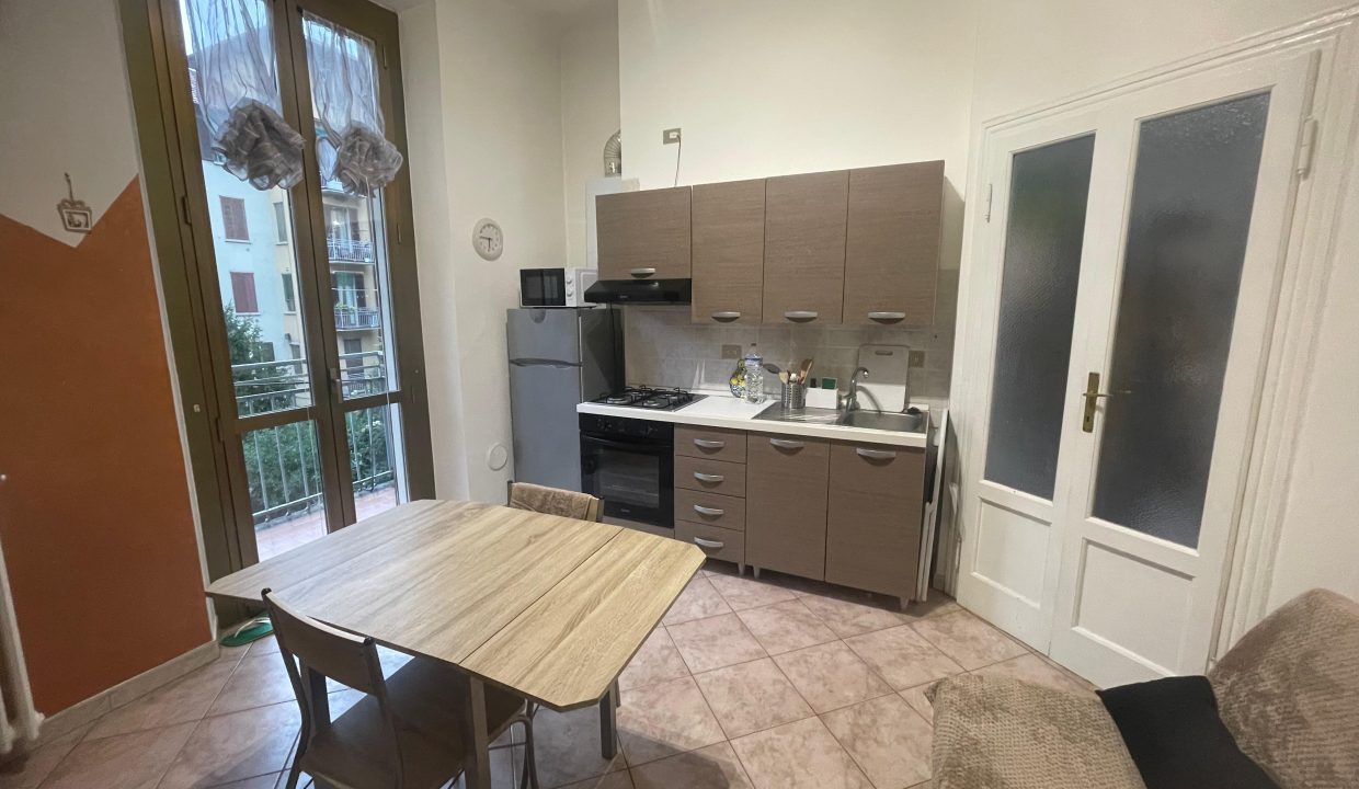 BILOCALE IN AFFITTO CON BALCONE VIA FIUGGI (11)