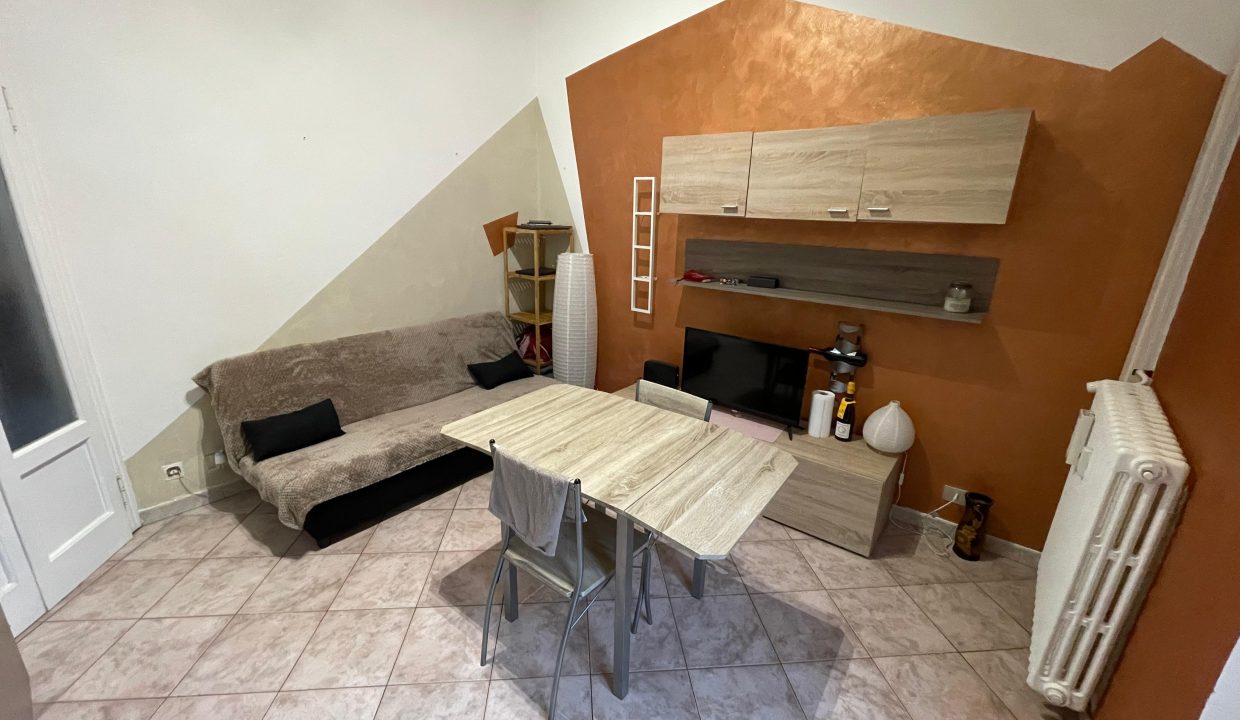 BILOCALE IN AFFITTO CON BALCONE VIA FIUGGI (12)