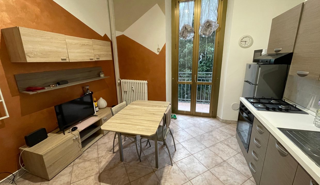 BILOCALE IN AFFITTO CON BALCONE VIA FIUGGI (18)