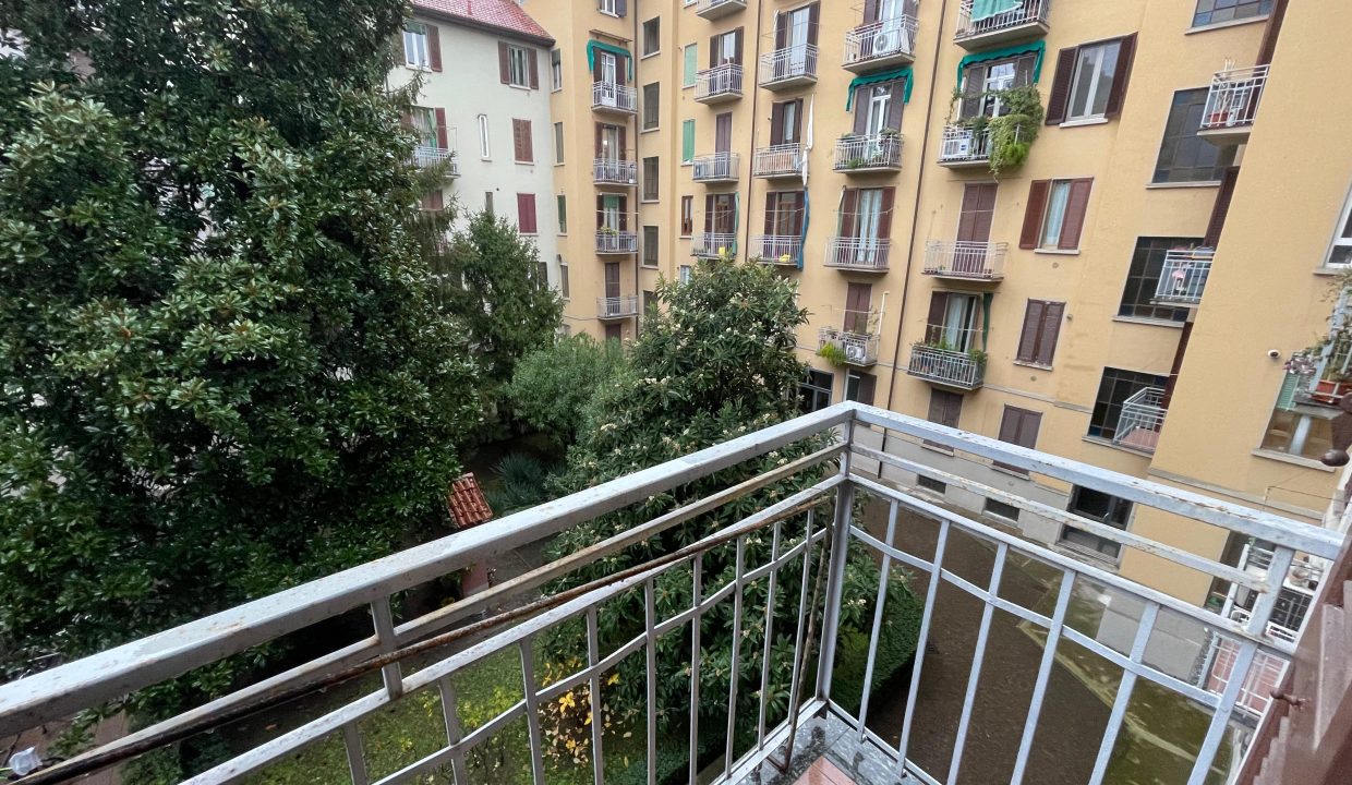 BILOCALE IN AFFITTO CON BALCONE VIA FIUGGI (4)