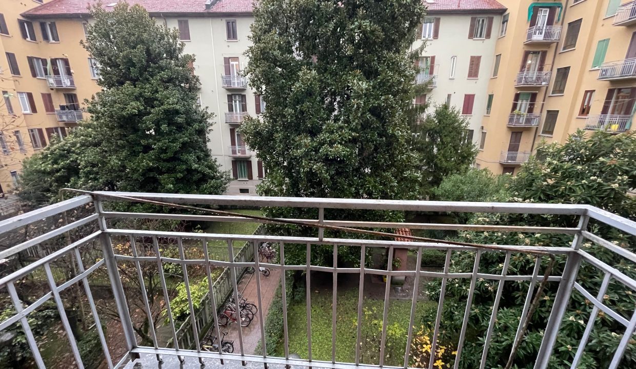 BILOCALE IN AFFITTO CON BALCONE VIA FIUGGI (6)